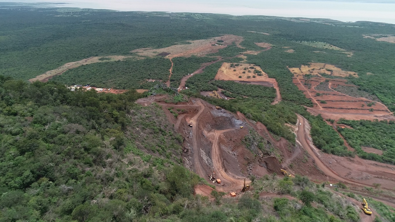 Em Sento Sé/BA, a extração de minério de ferro começa a mudar radicalmente a paisagem da Caatinga preservada. Foto: CPT