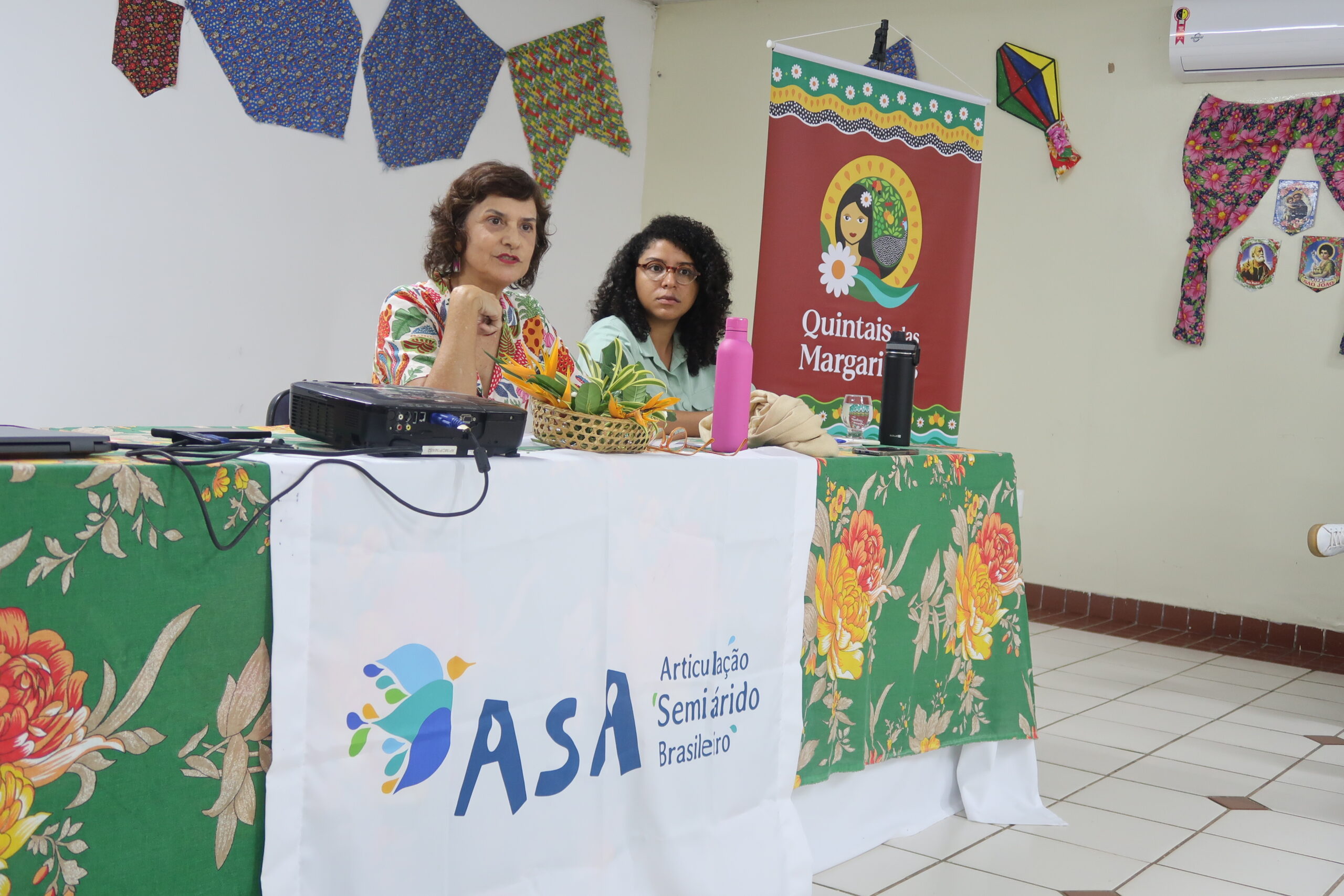 Formação com mulheres do projeto, no início de junho, debateu acesso a políticas de abastecimento